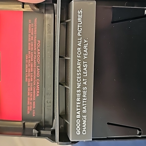 Polaroid Flash Cube Camera - Picture 7 of 8